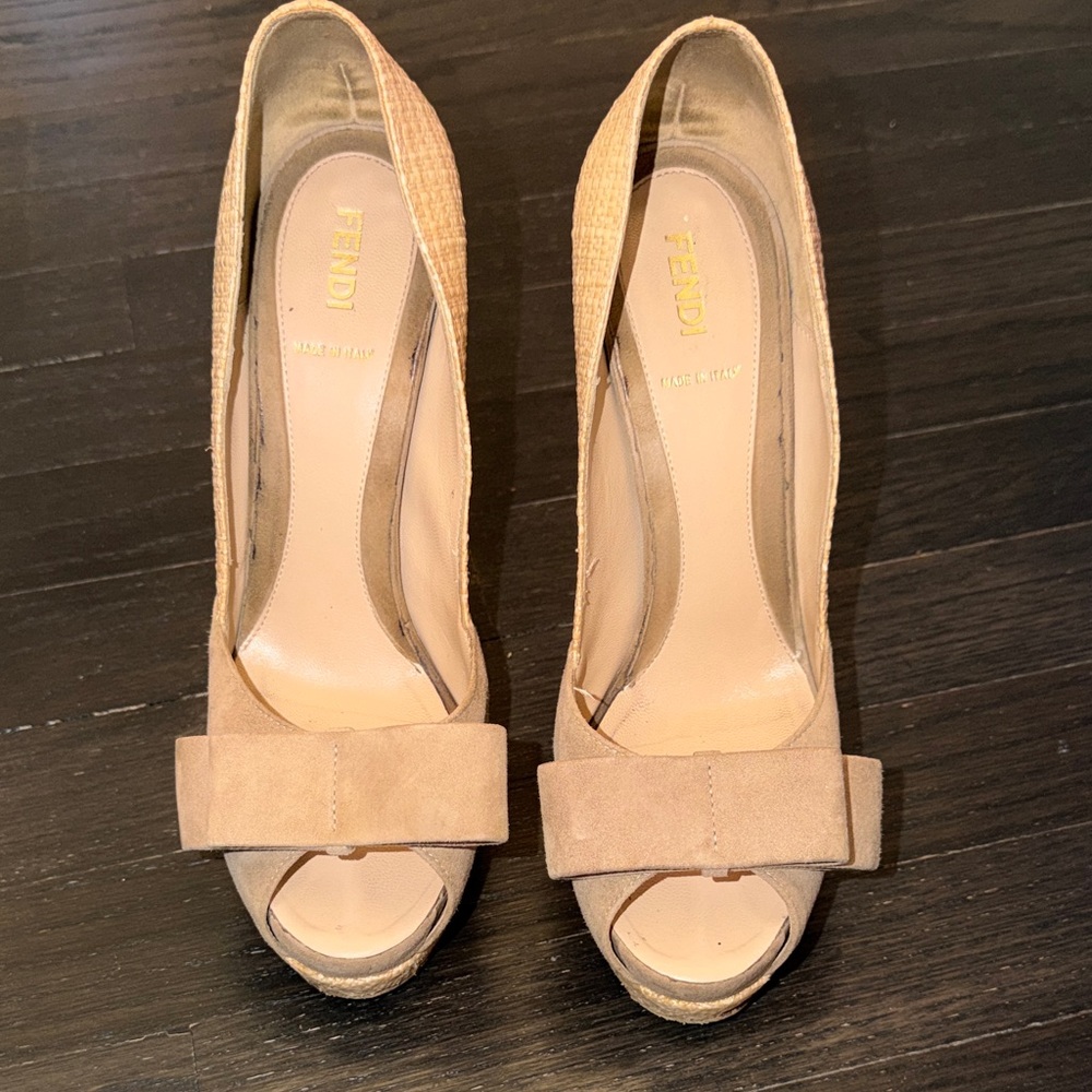 Fendi Beige Peep-Toe Bow Heels